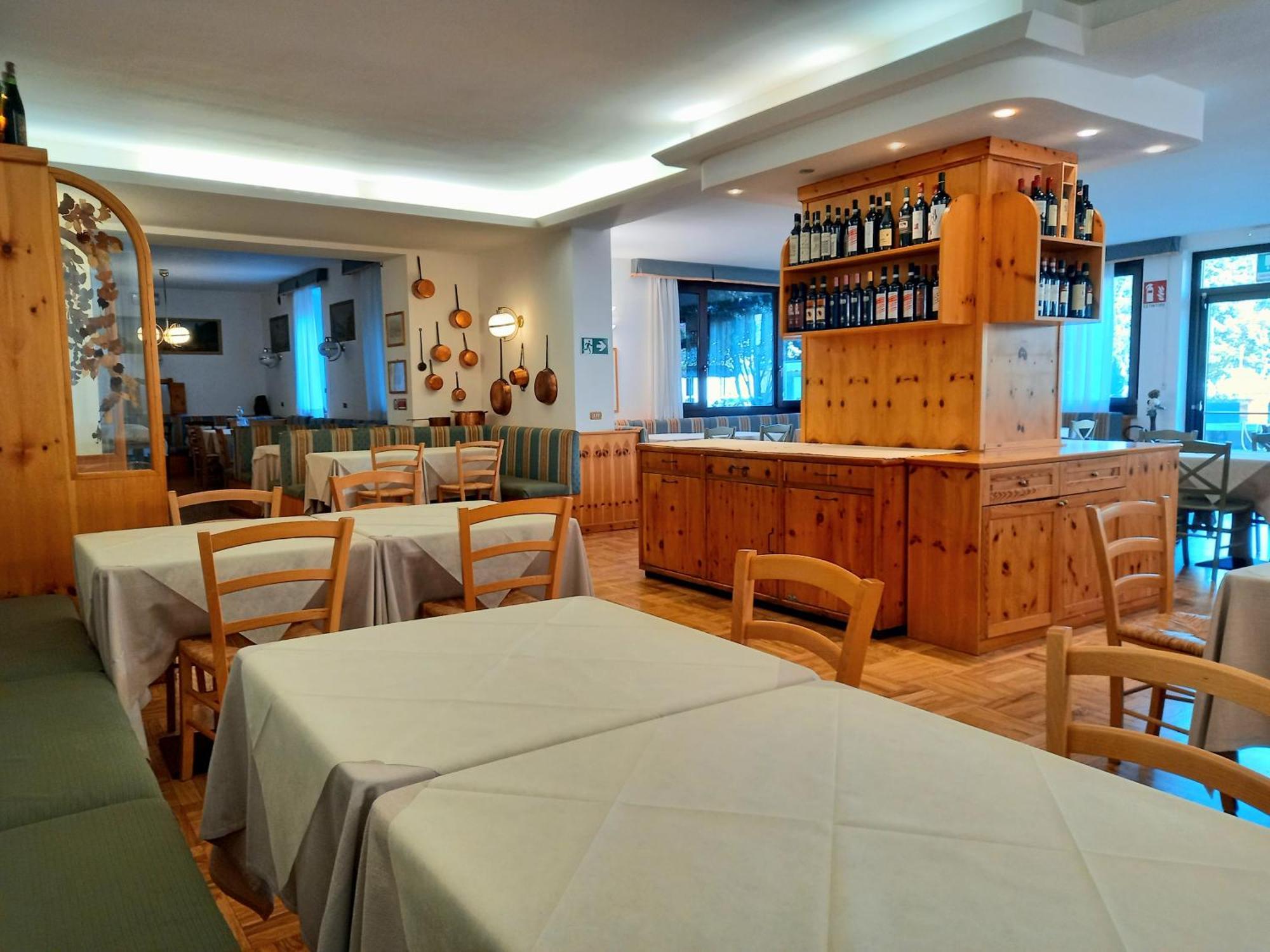 Hotel Posta Априка Экстерьер фото
